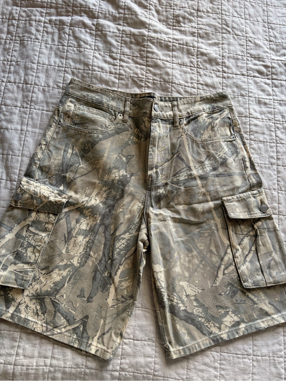 RSQ Men's Camouflage Cargo Shorts in Beige and Olive Tones